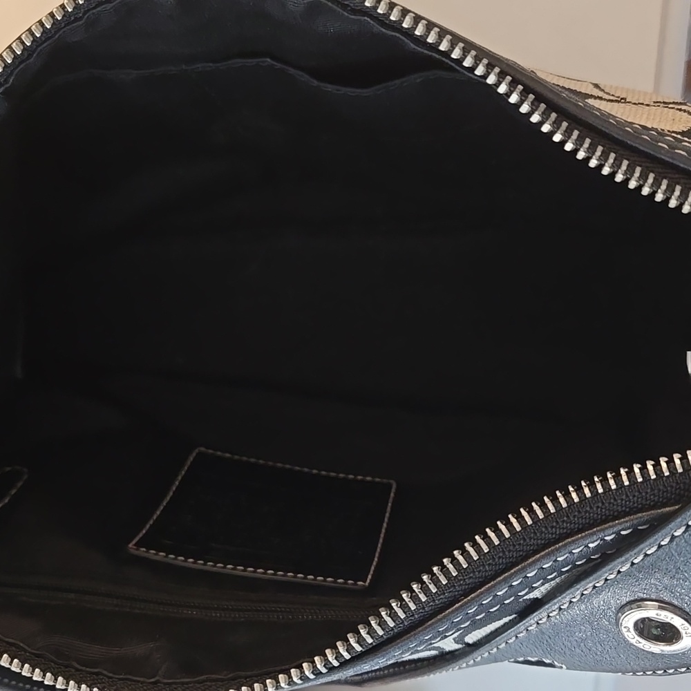 Coach Stylish Black and Cream Designer Women's Bag - Picture 5 of 6